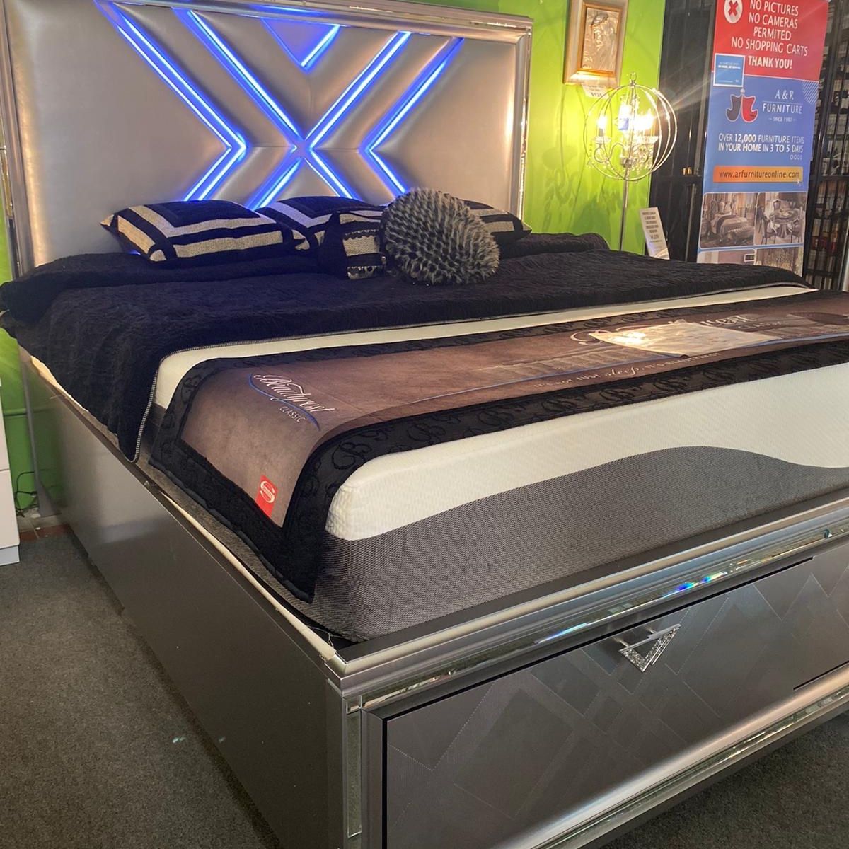 NEW OFFER✨✨SILVER QUEEN BED WITH LED LIGHTS🔥(mattress is not included)⚡️Visit Our Showroom📍Delivery Express🚚Easy Pay Options🎉🎊l