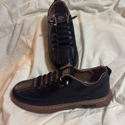 Men Sneakers  Size 44 Or 45