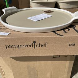 Pampered Chef Stone Round- New!