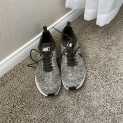 Nike Air Zoom Mariah Flyknit Racer Womens Running Shoes  