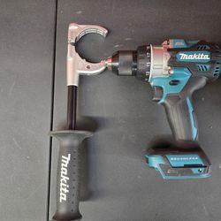 MAKITA 18V DRILL