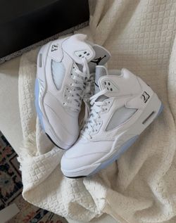 Jordan 5’s Metallic white