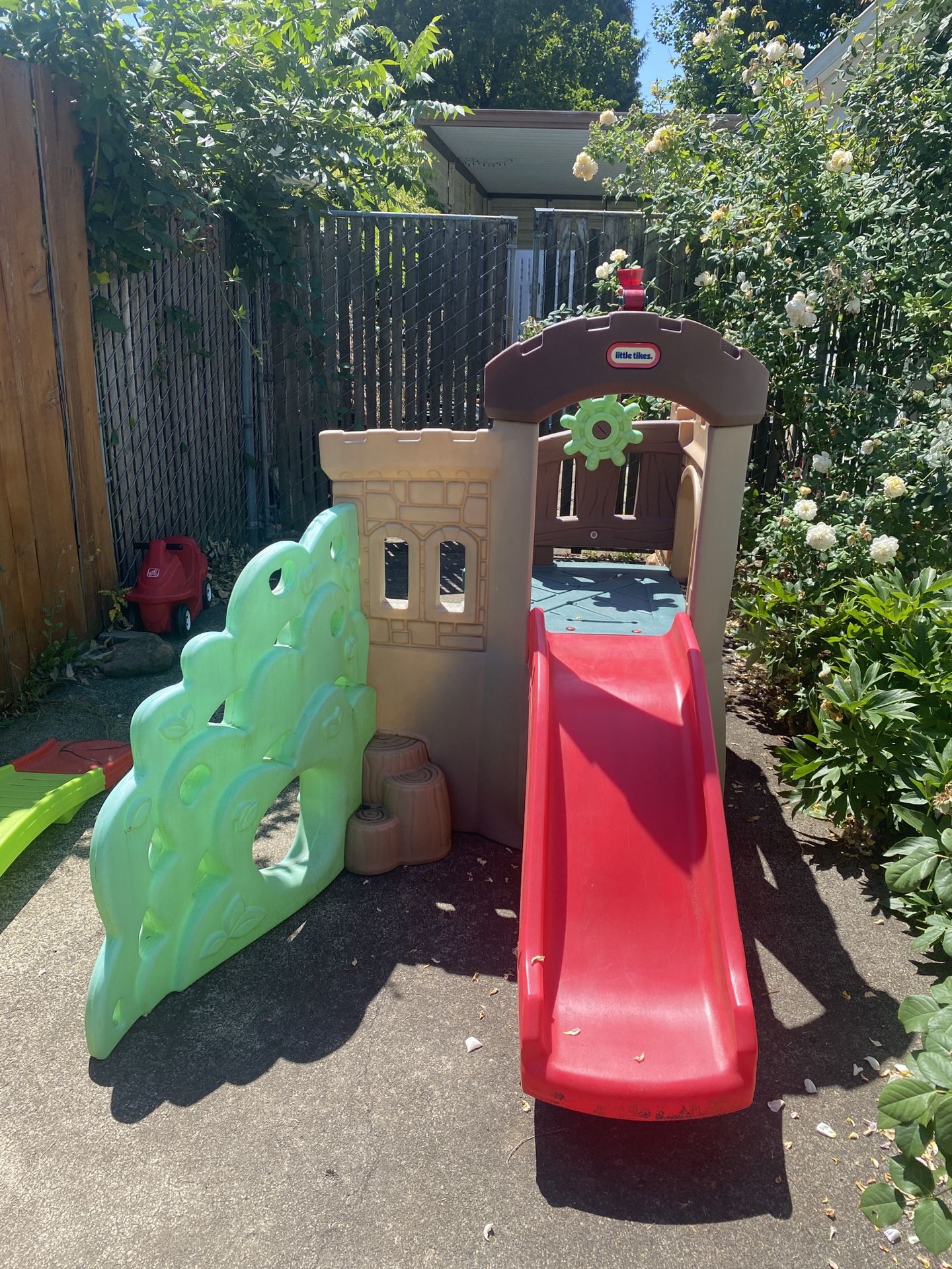 Little Tikes Kids Play Castle Slide