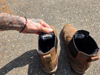 Carhartt steel toed wp work pull on 9.5 mens