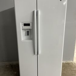 GE White Refrigerator ‼️60 Day Warranty‼️