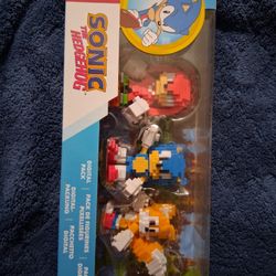 New Sonic figures
