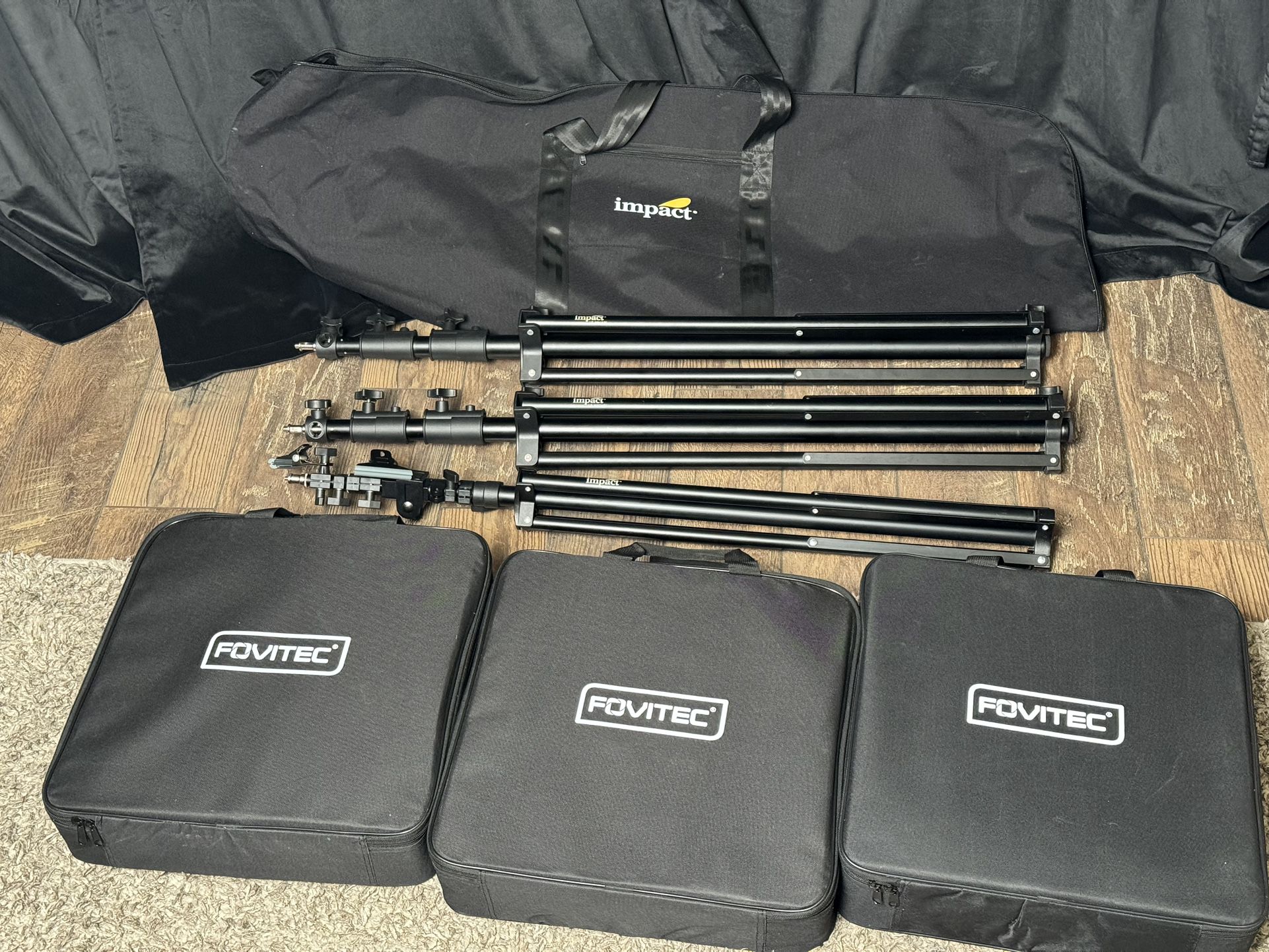 Fovitec 3 LED Video Light Setup with Stands and Carrying Bag