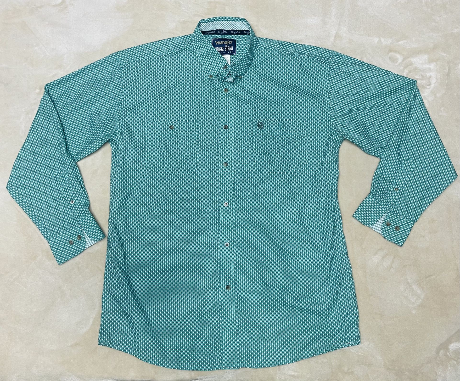 WRANGLER® GEORGE STRAIT™ LONG SLEEVE BUTTON DOWN ONE POCKET SHIRT