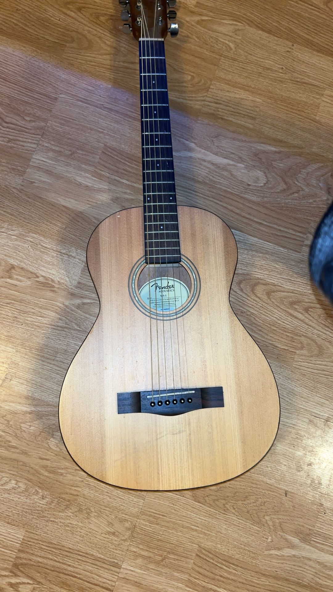 (fender acoustic guitar MA-1)