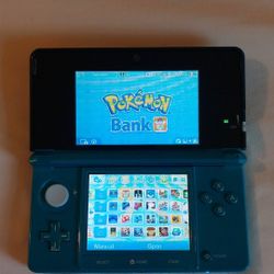 Aqua Nintendo 3DS With Several Games
