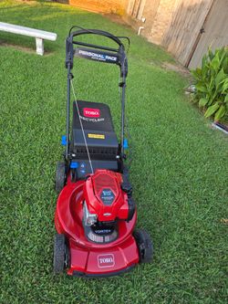 Lawnmower Toro Recycler Personal Pace SmartStow self-propelled gas mower