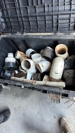 Box of 4in fittings