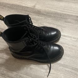 Black Boots Dr Martens