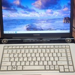 Toshiba Laptop Computer 