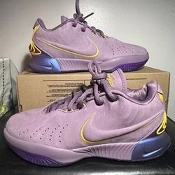 10.5 Nike Labron 21 Purple Rain 