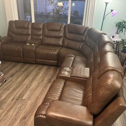 New Recliner Sectional Couch! Free Delivery 🚚! Financing Available!
