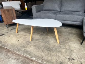 Mid-Century Modern Kidney-Shaped Coffee Table (White/Natural Wood)