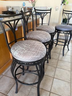Set of 4 Heavy duty metal counter stools