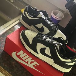 Nike Retro SE Panda Dunks - Men’s Size 12