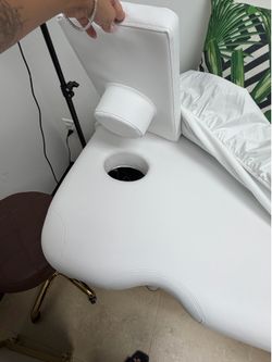 Facial/massage bed