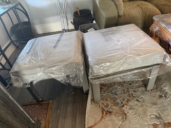 2 Stools with cushions