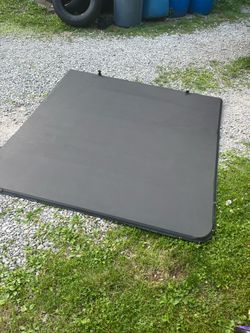 5’9 tonal bed cover Rough Country tri fold