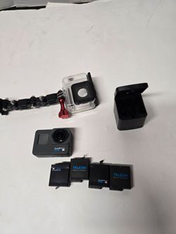 GoPro hero 6 camera with 4 batteries  and case