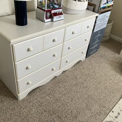 Dresser And Chest Of Drawers