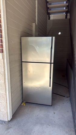 GE Refrigerator