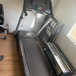 Golds Gym trainer 420 Treadmill