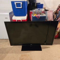 47" Smart 3D TV With Surround sound