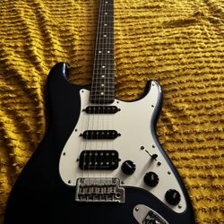 Fender Player II Stratocaster HSS Roasted Maple Neck Limited-Edition Electric Guitar Moonlight Drive