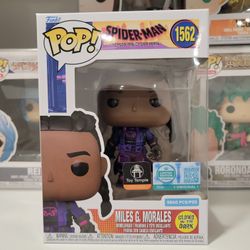 Marvel Spiderman Into The Spiderverse Miles G Morales Toy Temple Gpow In The Dark 9500 LE Funko POP 