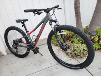 New XS frame Mt Specialized Suspension Dics 27.5wheel