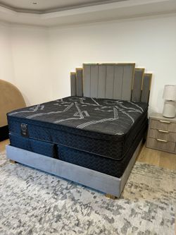 Queen Size Mattress Pillow Top New bedframe sold separately