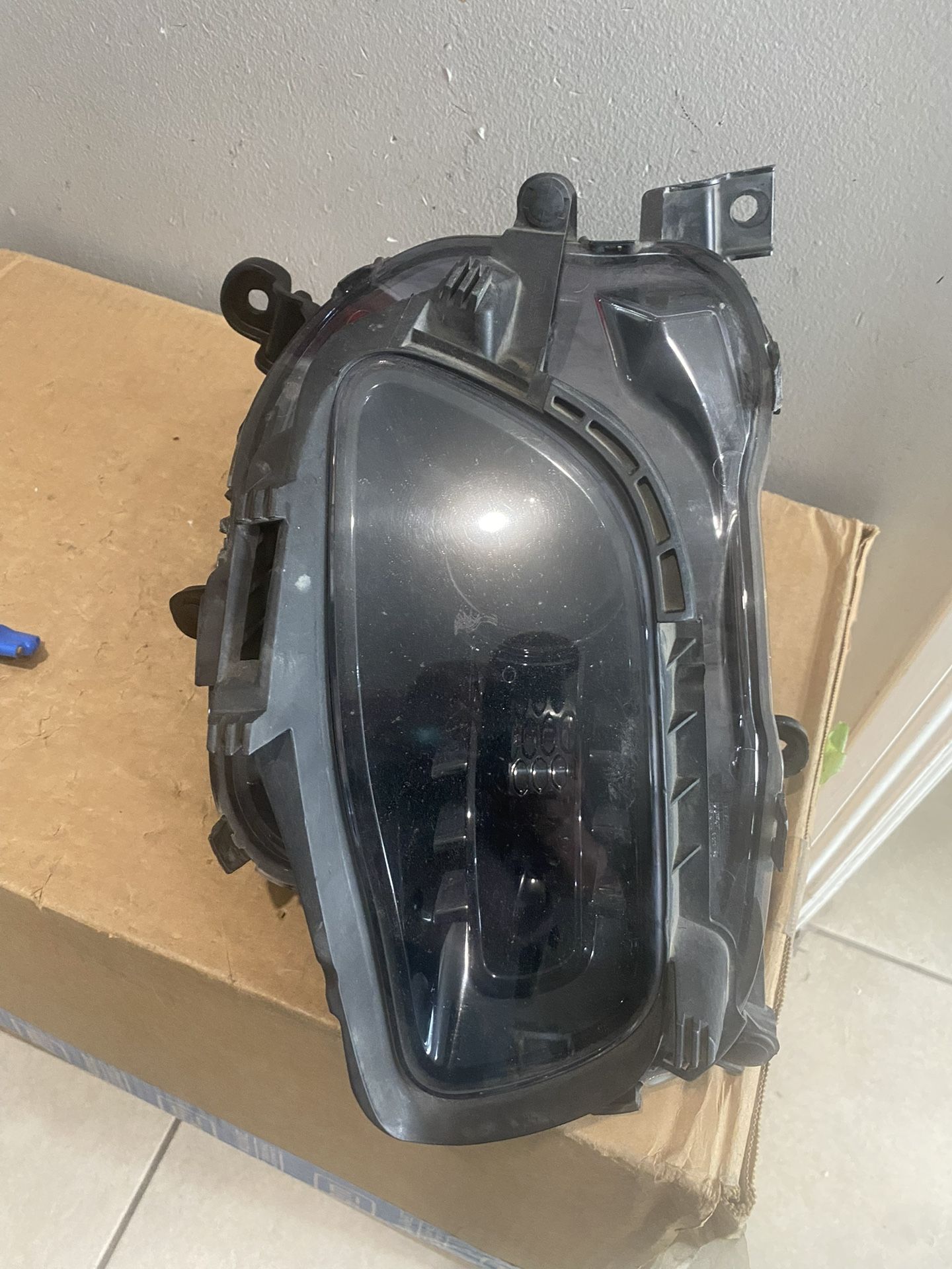 2014-2018 Jeep Cherokee Right Headlight