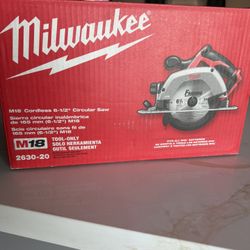 M18  18V Lithium-Ion Cordless 6-1/2 in. Circular Saw (Tool-Only)