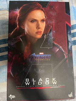 Hot toys black widow