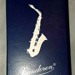 Vandoren Alto Saxophone Reeds (7) 2.5  (2) 3.5