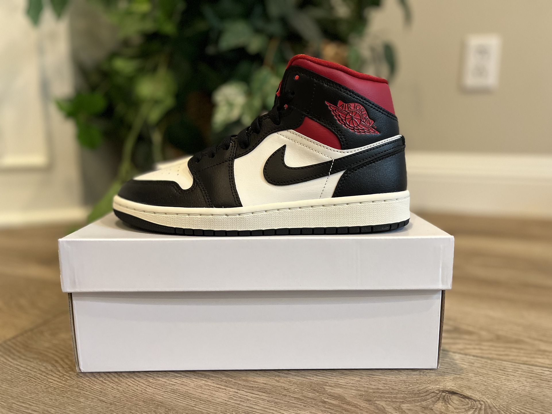 Nike Air Jordan Mid Gym Red Panda Shoes Womens Size