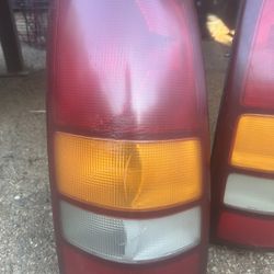 2000-2005 Taillights