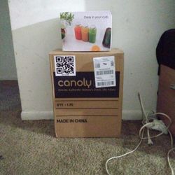 Canoly Juicer Brand New W/Mason Jars