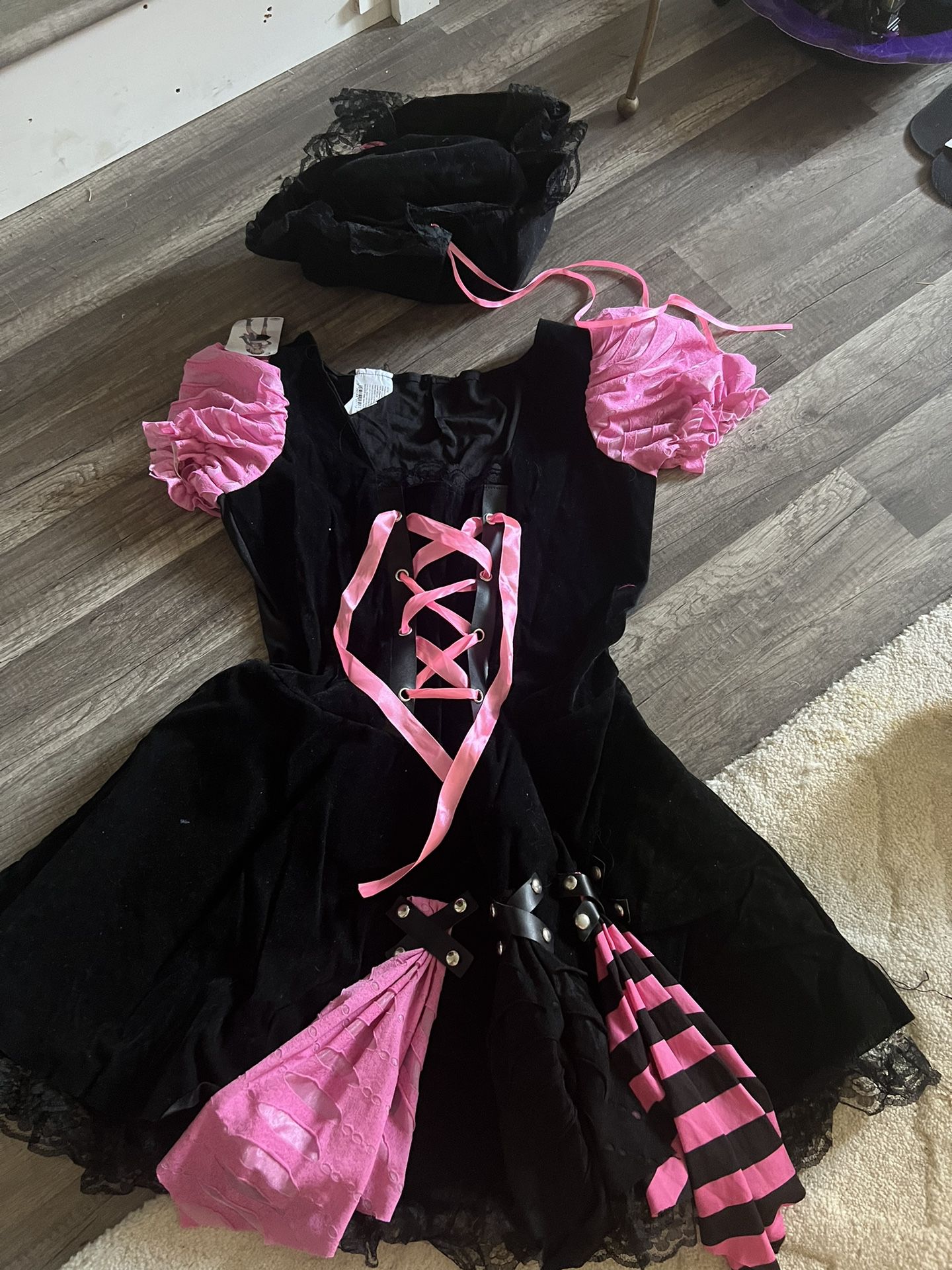 Halloween Pink/Black Lady Pirate Costume
