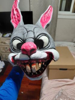 Bugs bunny scare actor mask