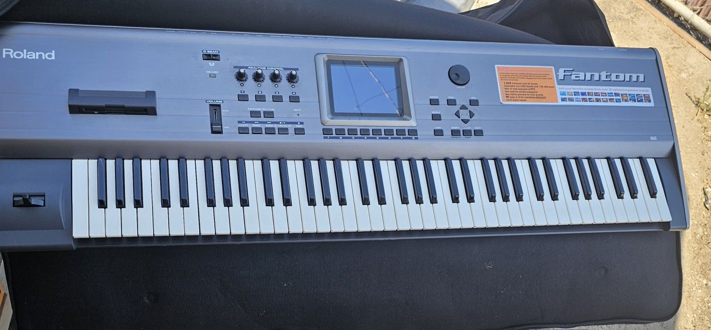 Roland Fantom FA-76 Music Workstation Keyboard.