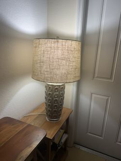 Elegant Textured Ceramic Table Lamp – Modern Neutral Decor