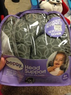 Boppy baby head support used
