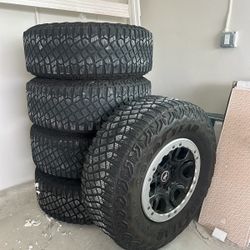 Tires whit Rims 