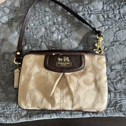 New Without Tags Coach Wristlet