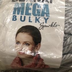1 SKEIN Bernat Mega Bulky Arcylic Yarn COLOR LIGHT GRAY Sparkle 